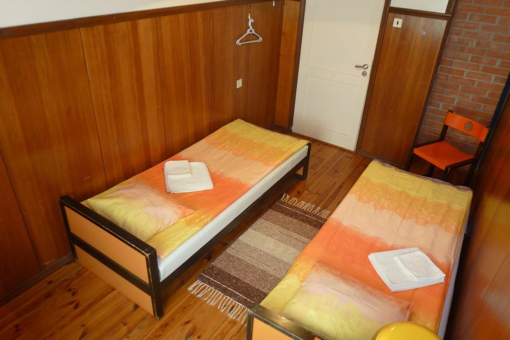 Kihelkonna Pastorate Guesthouse Quarto foto